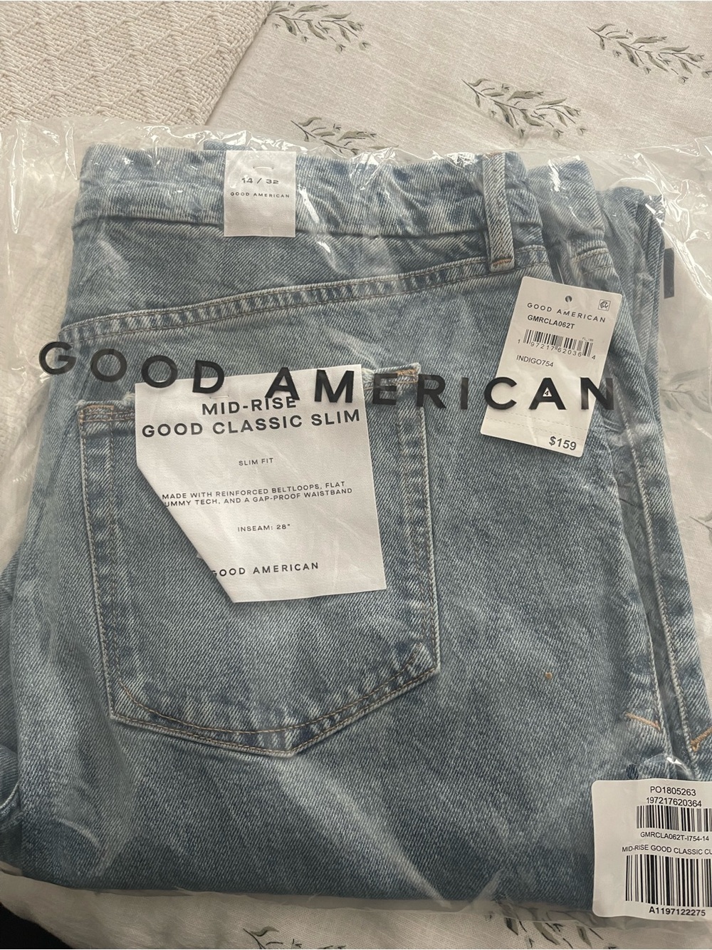 Good American Slim Jeans in Light Blue Denim